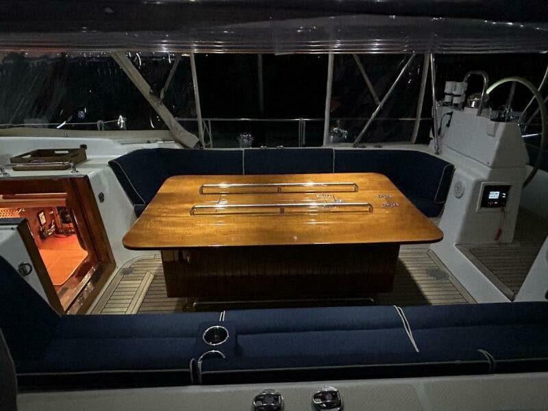 2011 Hylas 70