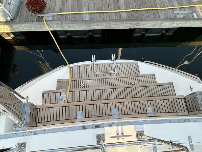 2011 Hylas 70