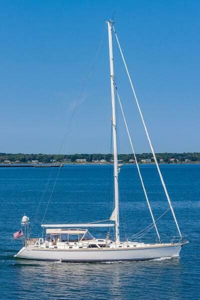 2011 Hylas 70