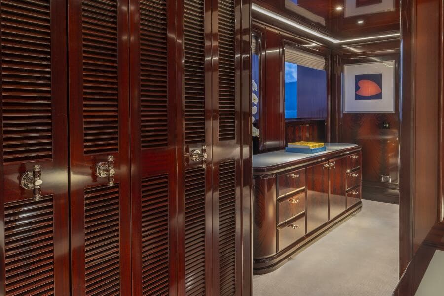Owner Suite Walk-In Starboard Side 
