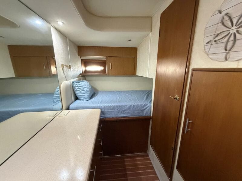 2001 Ocean Yachts 40 Express Bridge