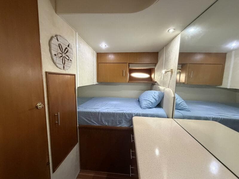 2001 Ocean Yachts 40 Express Bridge