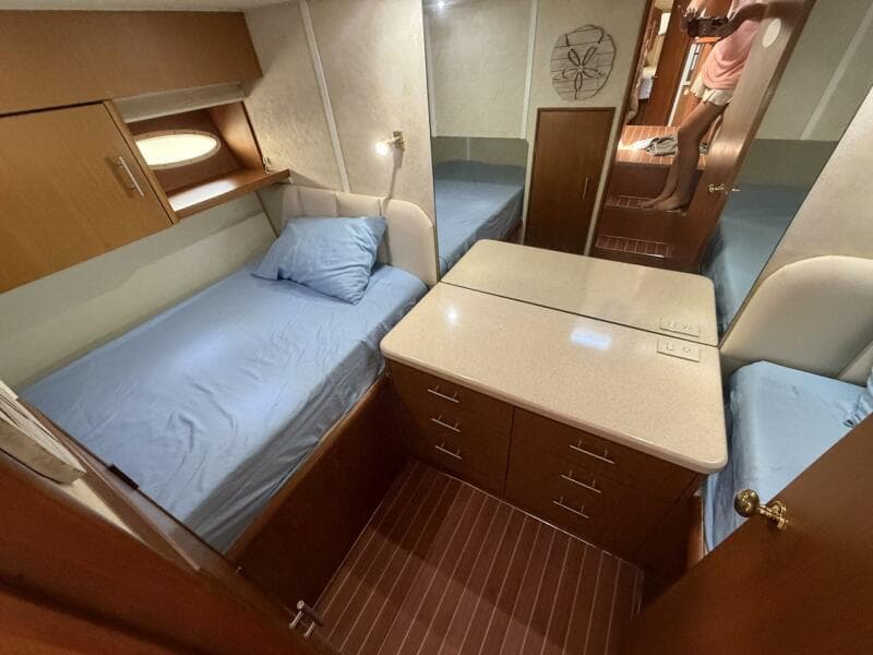 2001 Ocean Yachts 40 Express Bridge