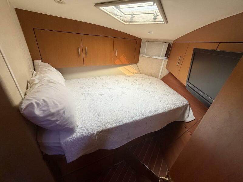 2001 Ocean Yachts 40 Express Bridge