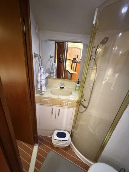 2001 Ocean Yachts 40 Express Bridge