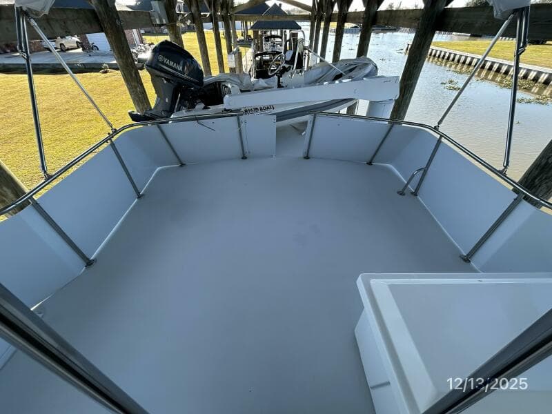60' Jefferson flybridge aft2