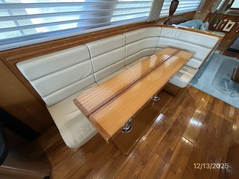 60' Jefferson dinette2