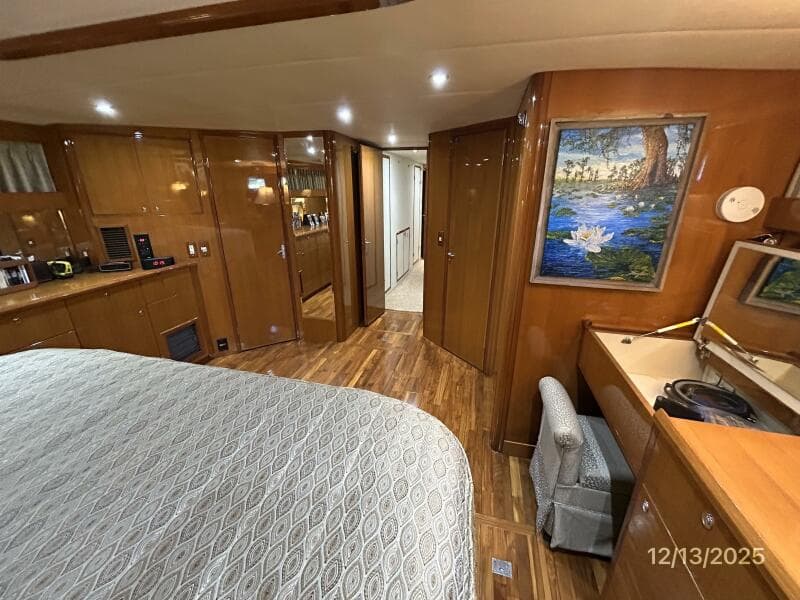 60' Jefferson master stateroom aft