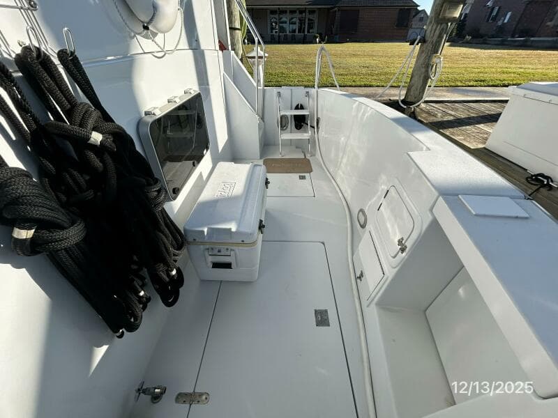 60' Jefferson cockpit starboard