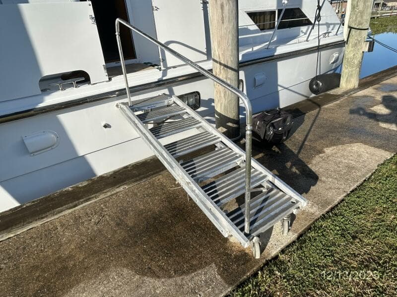 60' Jefferson Marquipt gangway