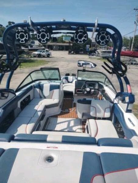 2013 Nautique 