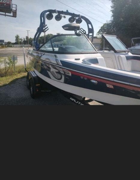 2013 Nautique 