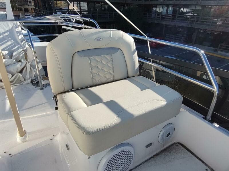 2021 Regal 42 Fly