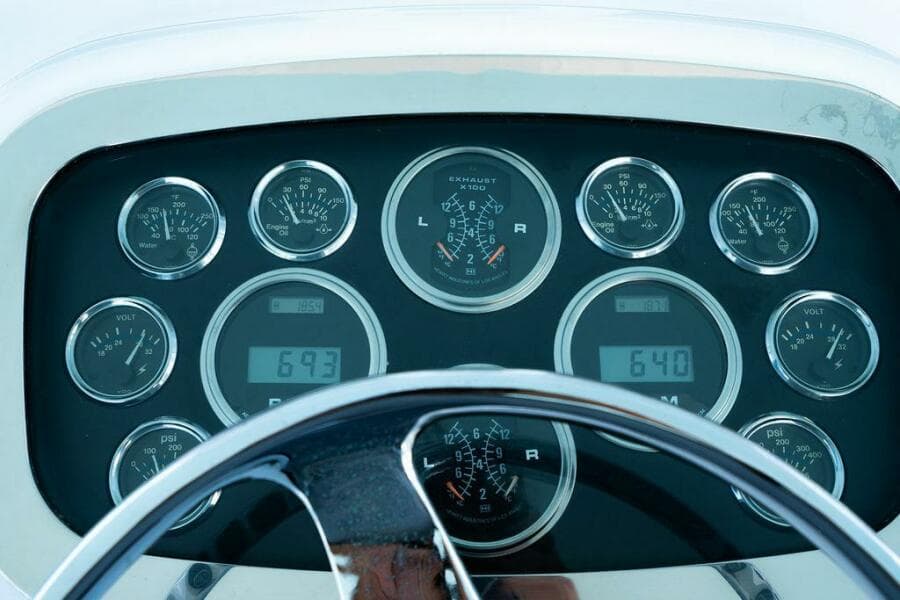 1999 Viking 55 Convertible