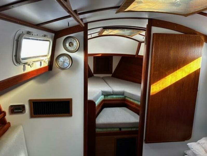 1986 Dickerson Tri-Cabin