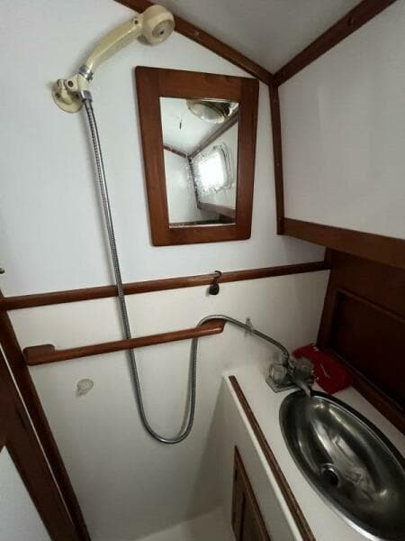 1986 Dickerson Tri-Cabin