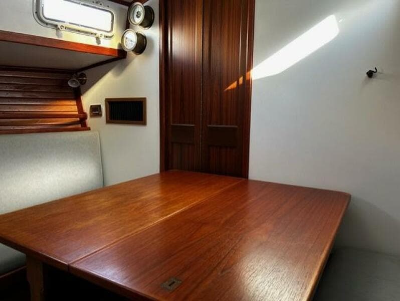 1986 Dickerson Tri-Cabin