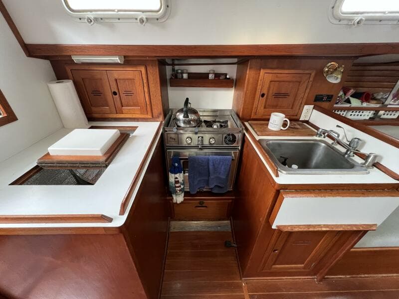1986 Dickerson Tri-Cabin