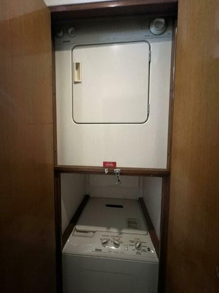 1999 Viking 60 CPMY