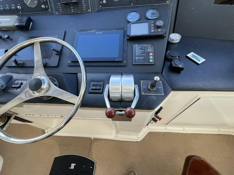 1999 Viking 60 CPMY