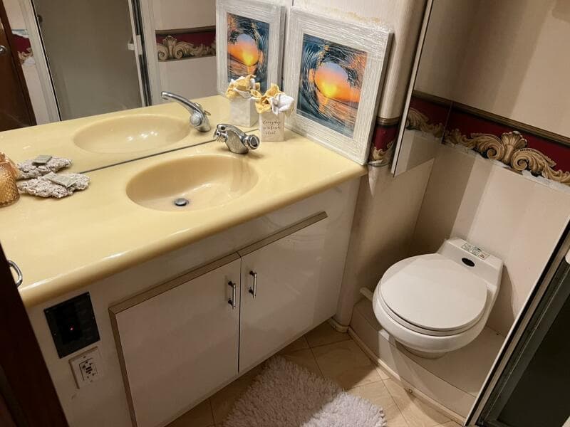 1999 Viking 60 CPMY