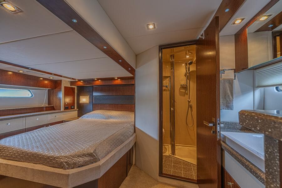 2012 Cruisers Yachts 48 Cantius