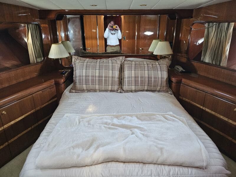 2003 Johnson Flybridge