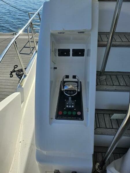 2003 Johnson Flybridge
