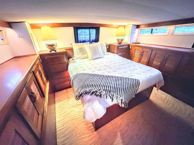 1987 Viking 48 Motor Yacht
