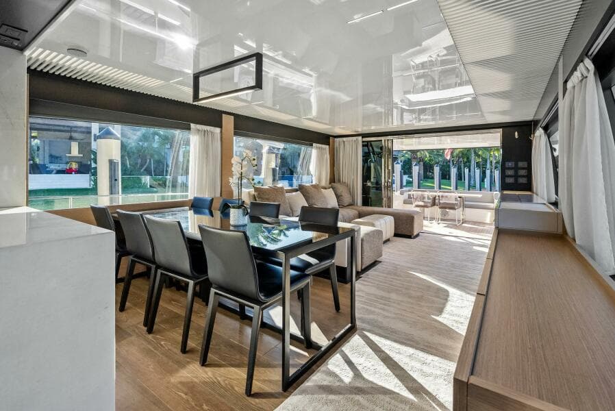 2019 Ferretti Yachts 780