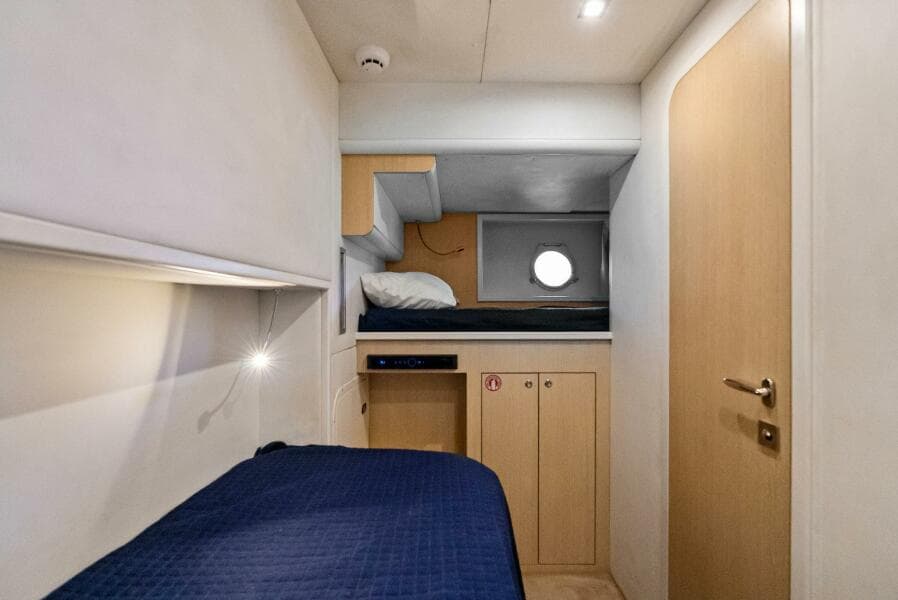 2019 Ferretti Yachts 780