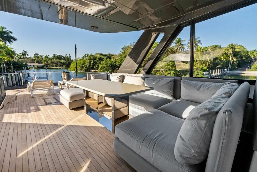 2019 Ferretti Yachts 780