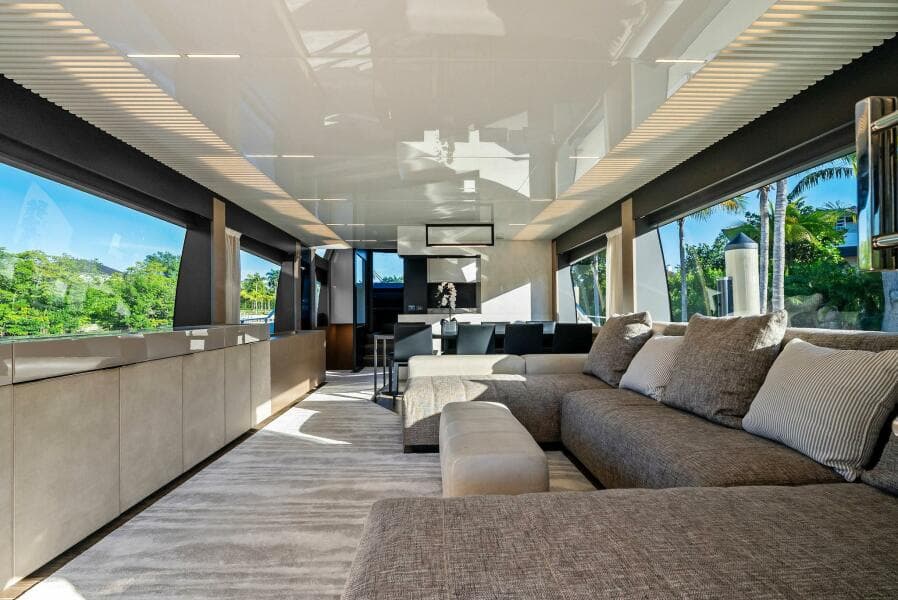 2019 Ferretti Yachts 780