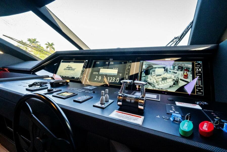 2019 Ferretti Yachts 780