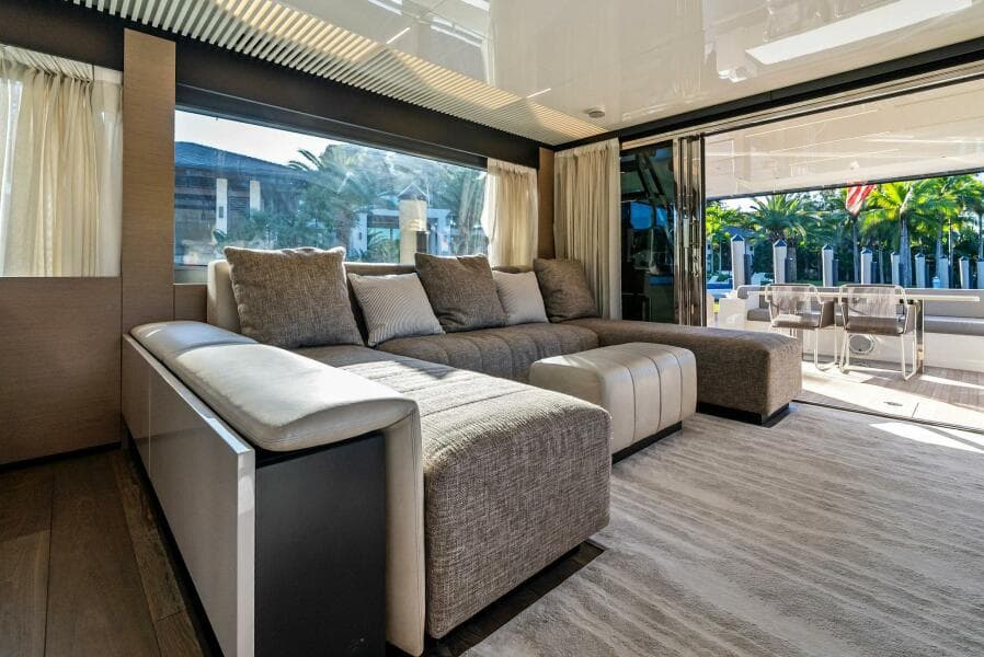 2019 Ferretti Yachts 780