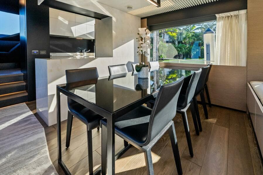 2019 Ferretti Yachts 780
