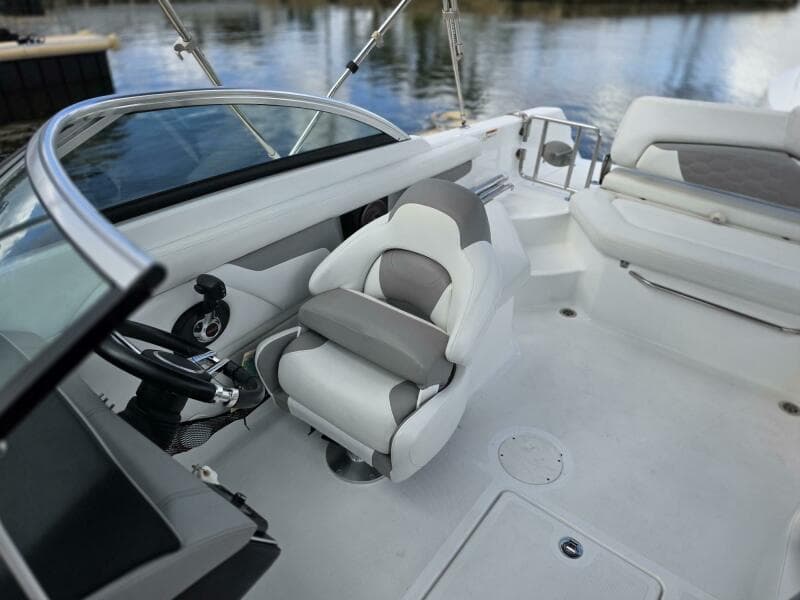 2021 Four Winns HD3