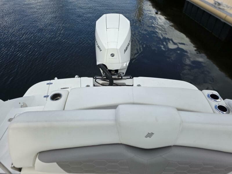 2021 Four Winns HD3