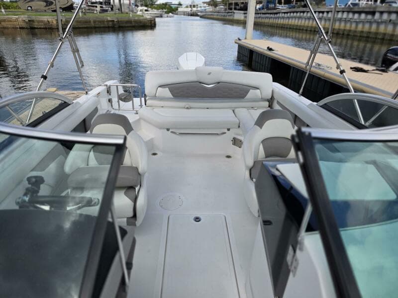2021 Four Winns HD3