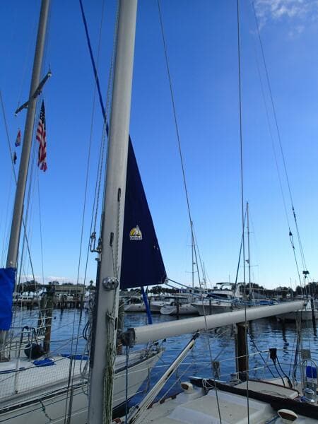 sail in mast