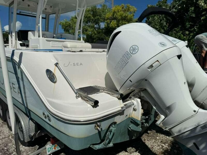 2017 Robalo R302