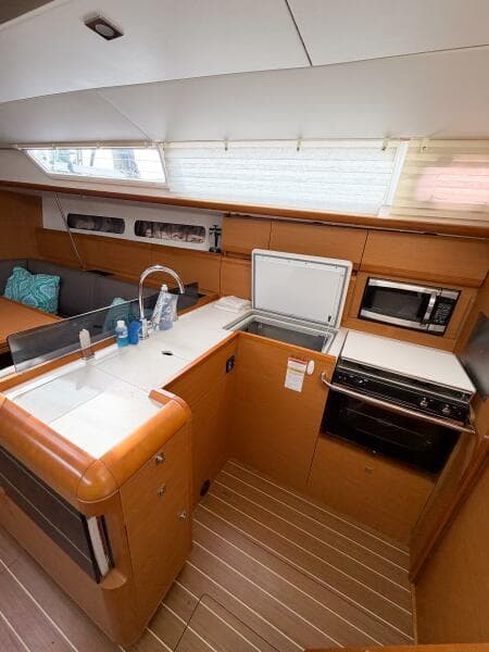 2013 Jeanneau Sun Odyssey 409