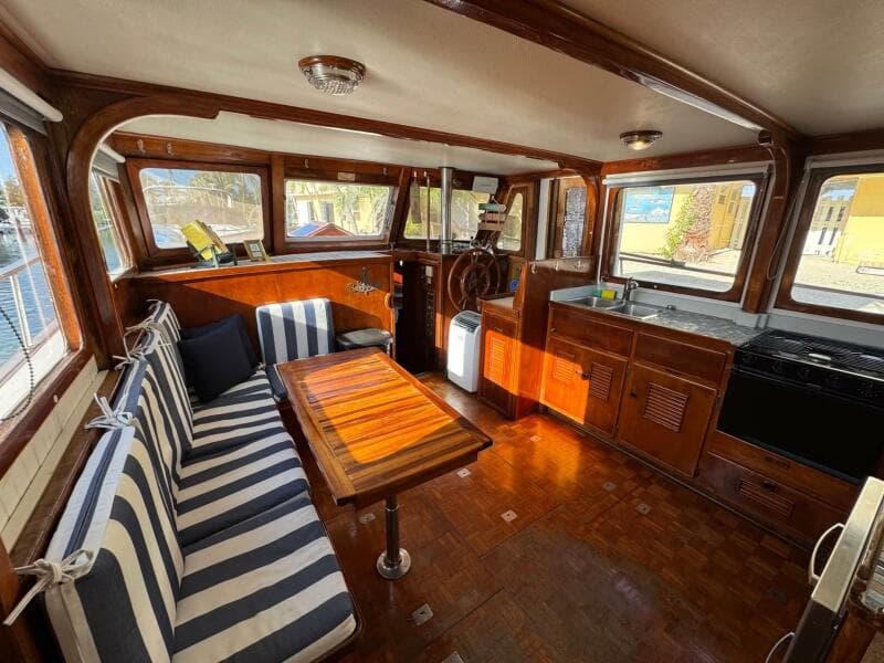 1977 Marine Trader 40 Double Cabin
