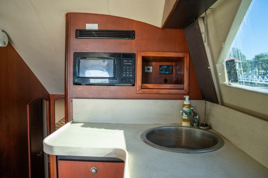 2004 Luhrs 36 Convertible