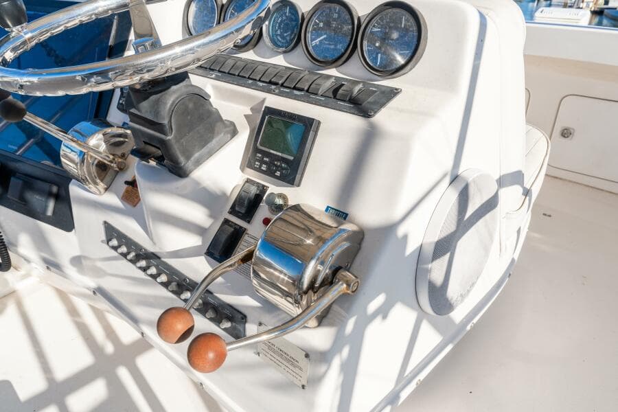 2004 Luhrs 36 Convertible