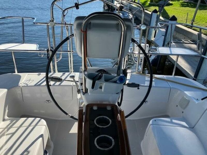 Cockpit table leaves down