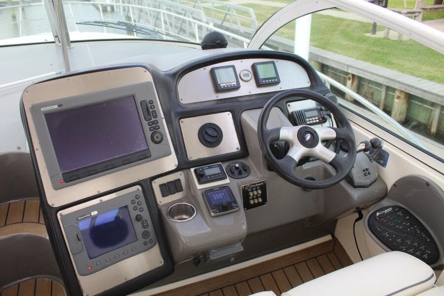 2007 Cruisers Yachts 420 Express