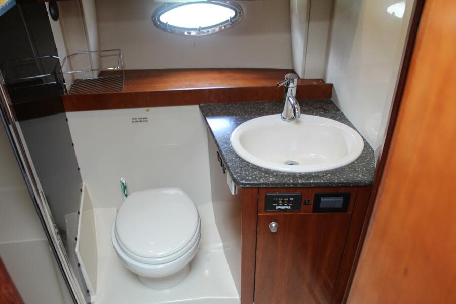 2007 Cruisers Yachts 420 Express