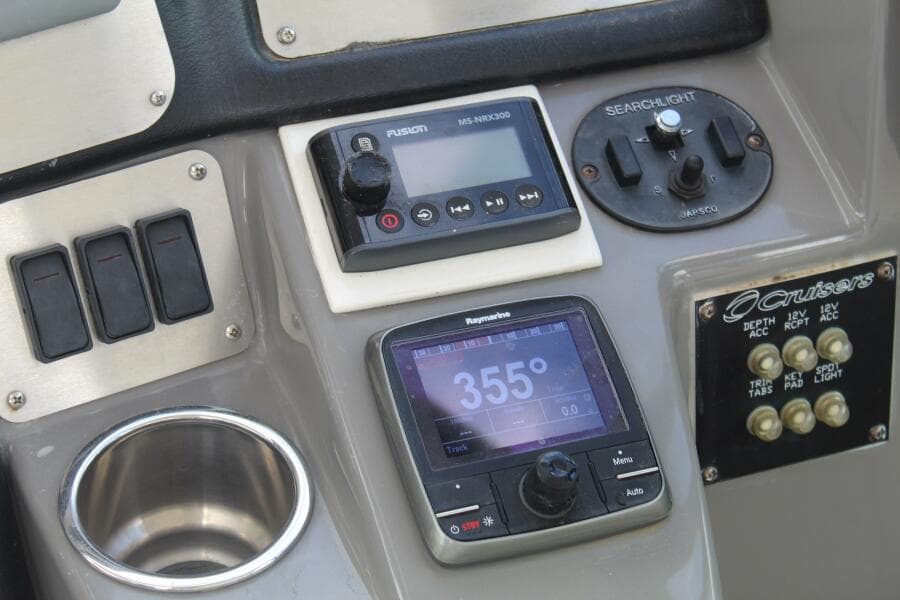 2007 Cruisers Yachts 420 Express