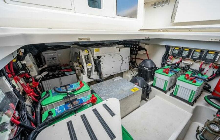 2020 Boston Whaler Outrage